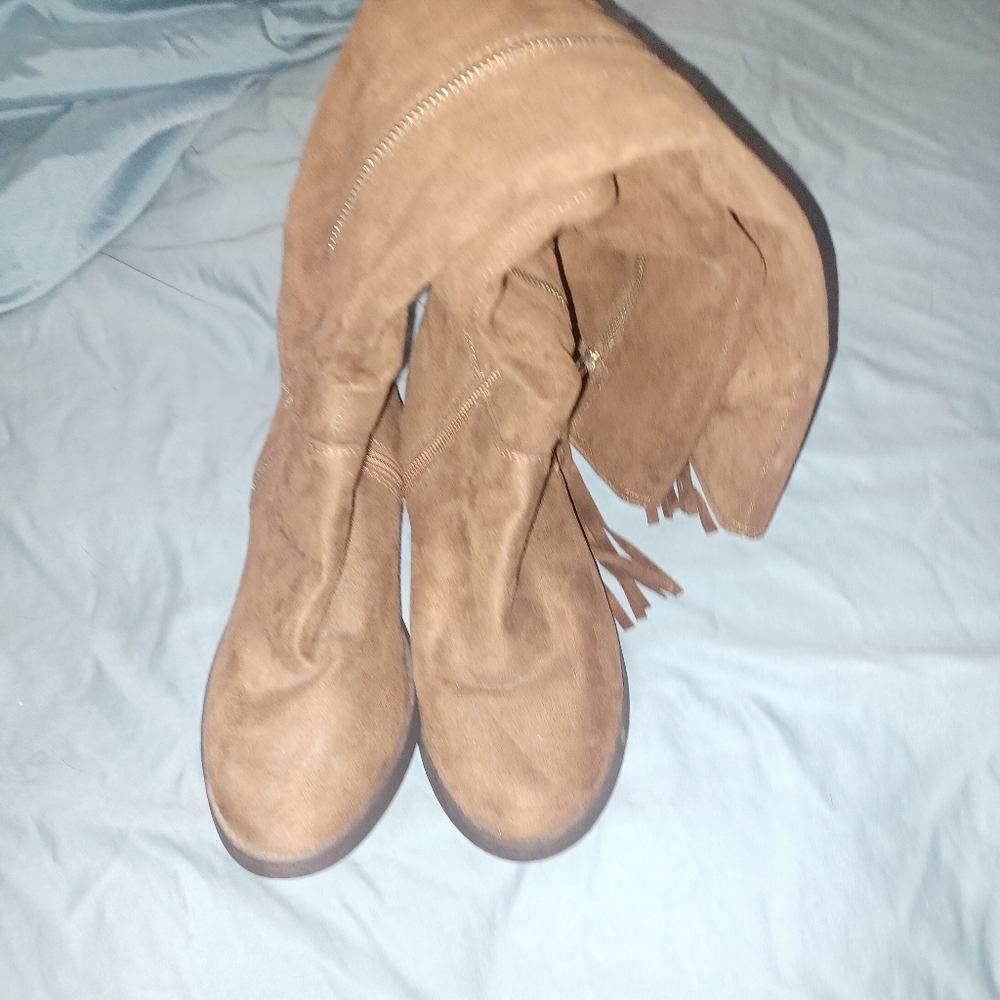 Light brown boot